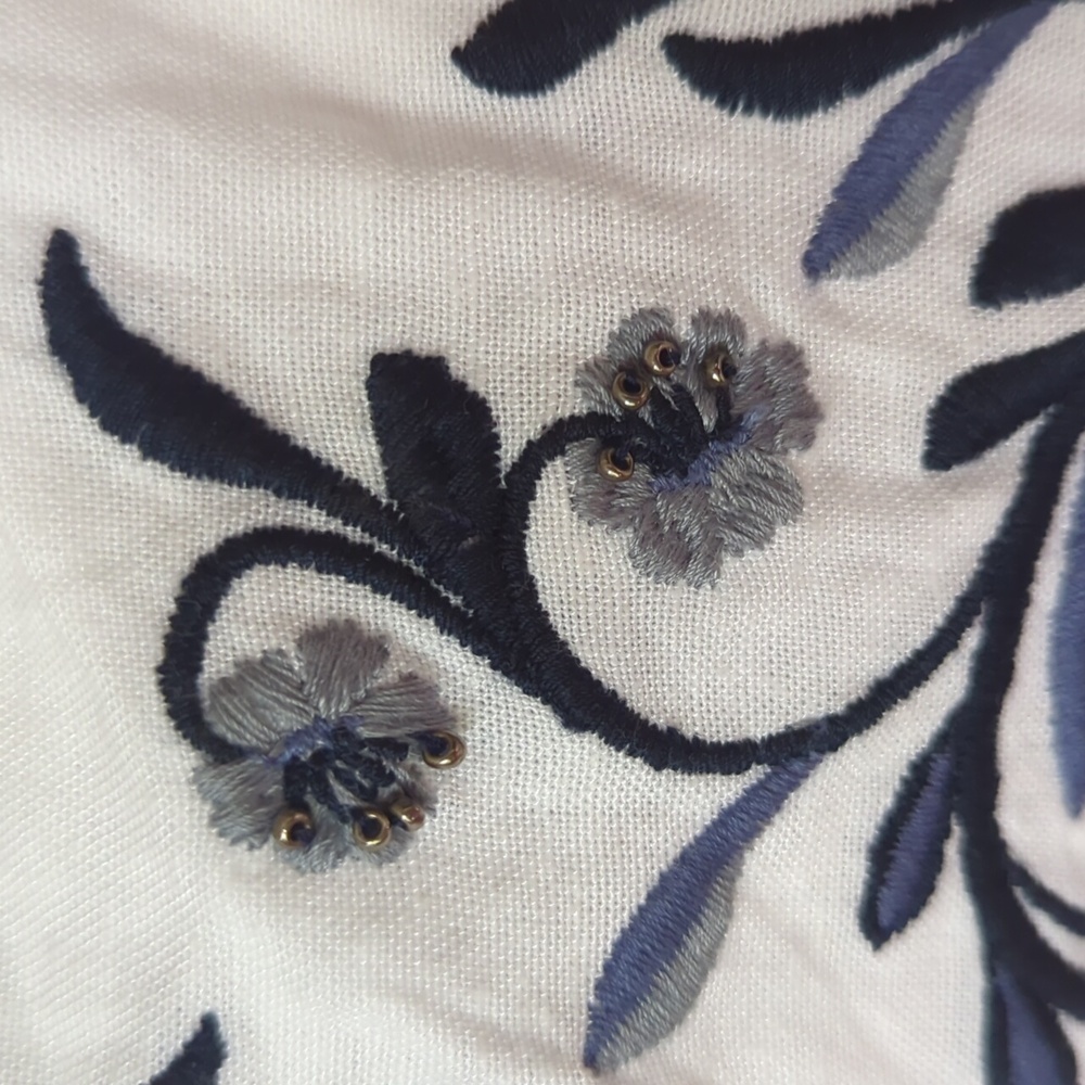 NEW Midnight Sky Linen Blend Embellished Floral Smocked Crop Top L White Blue - Picture 11 of 16